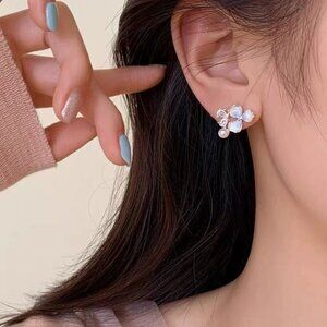 Elegant Pearl and Crystal Flower Earrings